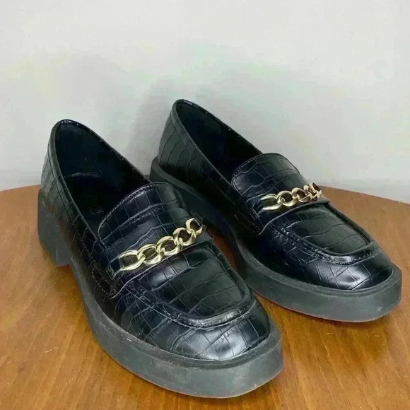 Reaction Kenneth Cole Black Sienna Lug Loafer Womens Size 9 Chunky - Picture 1 of 8